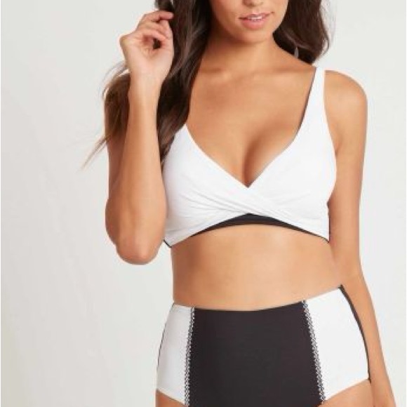 Sea Level Swim Australia | Valentina Cross Front Multifit Bra Bikini Top - Picture 2 of 4